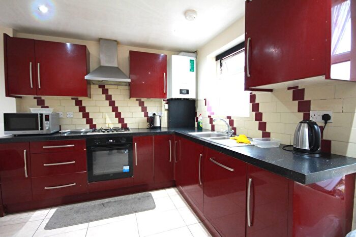 5 Bedroom End Terrace House For Sale In Field End Road, Ruislip, HA4