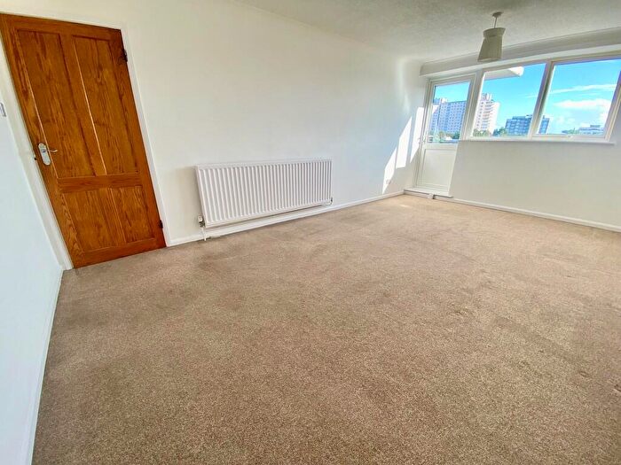 2 Bedroom Flat To Rent In Bourne Pines, Christchurch Road, Bournemouth, BH1