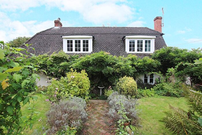3 Bedroom Detached House For Sale In Brook Lane, Woodgreen, Fordingbridge, SP6