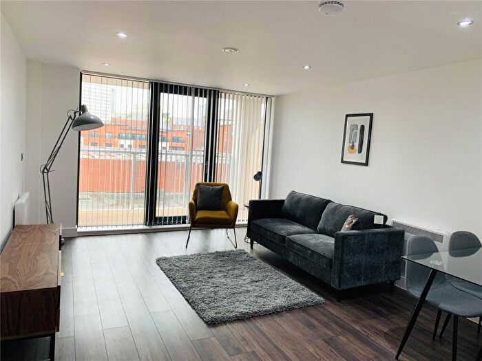 2 Bedroom Apartment To Rent In Sand Pits, Birmingham, B1