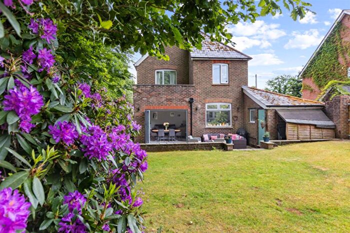4 Bedroom Detached House For Sale In Coombe Road, Hill Brow, Liss, GU33