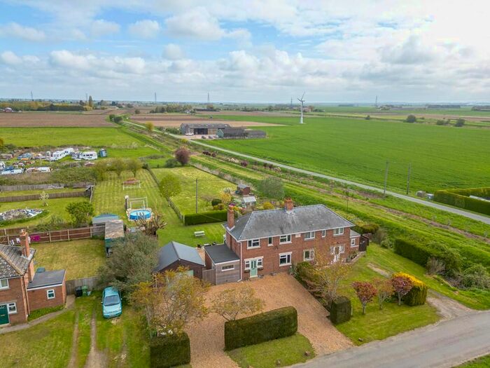 3 Bedroom Semi-Detached House For Sale In Glenfield Close, Outwell, Wisbech, Norfolk, PE14