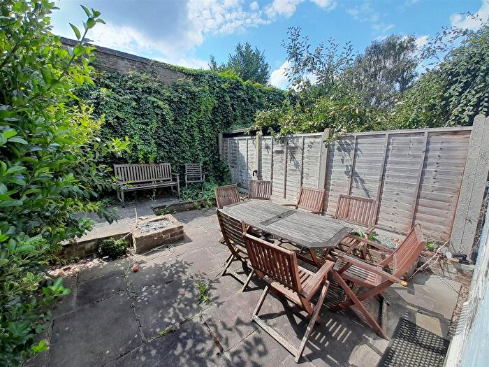 5 Bedroom Semi-Detached House To Rent In Tasso Road, Hammersmith, London, W6