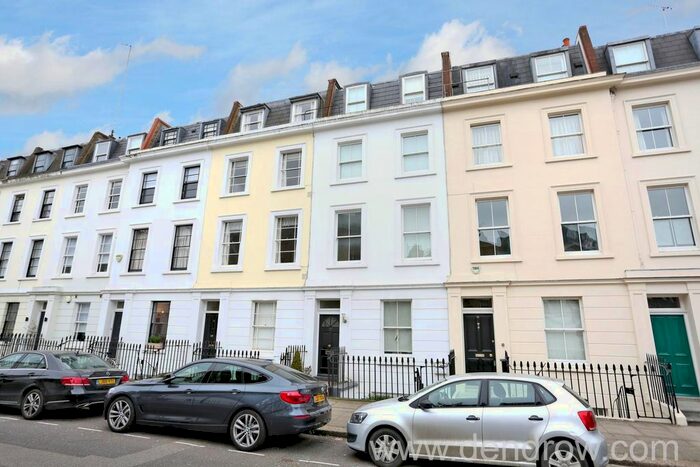 2 Bedroom Flat To Rent In Westmoreland Terrace, Pimlico, London, SW1V