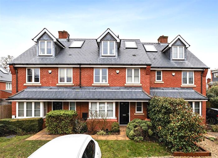 4 Bedroom Terraced House To Rent In Ridings Close, Ascot, SL5