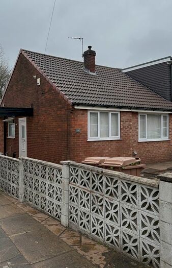2 Bedroom Bungalow To Rent In Southdown Close, Rochdale, OL11