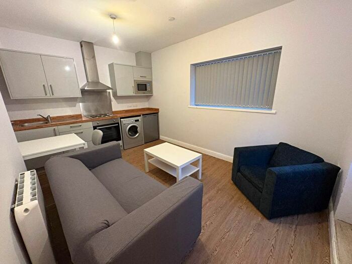 1 Bedroom Flat To Rent In Pontardulais Road, Gorseinon, Swansea, SA4