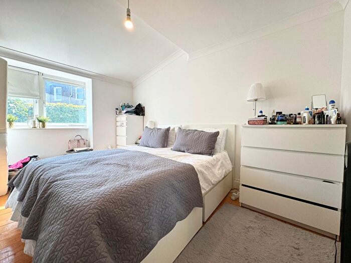 2 Bedroom Property To Rent In Shaftesbury Road, Archway, N19