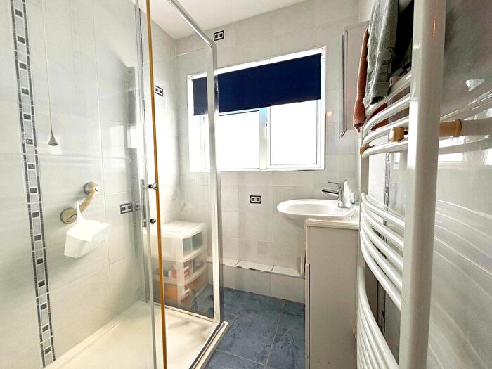2 Bedroom Flat For Sale In Purbeck Court, De Moulham Road, Swanage, Dorset, BH19 - Photo 11