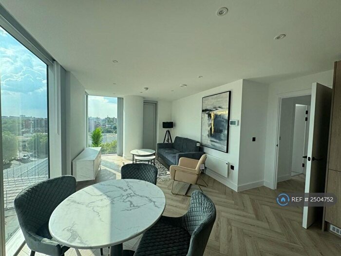 2 Bedroom Flat To Rent In Bankside Boulevard, Manchester, M3