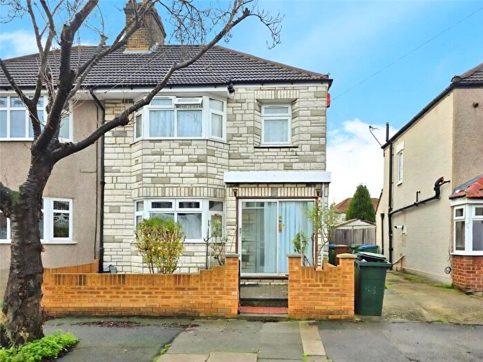 3 Bedroom Semi Detached House To Rent In Lynmere Road, Welling, Kent, DA16