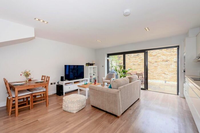 1 Bedroom Flat To Rent In Gosberton Road, London, SW12