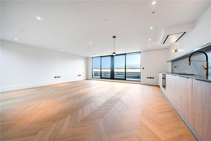 2 Bedroom Apartment To Rent In Parsonage Lane, Bath, Somerset, BA1