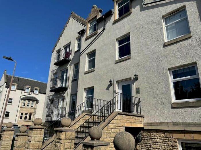 3 Bedroom Flat To Rent In Mid Steil, Greenbank, Edinburgh, EH10