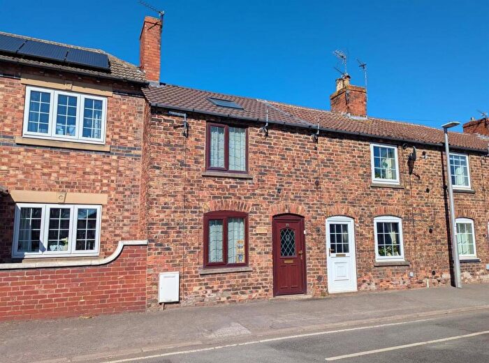 3 Bedroom Terraced House To Rent In Station Road, Rawcliffe, DN14