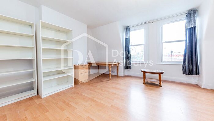 2 Bedroom Flat To Rent In Tottenham Lane, Crouch End, London, N8