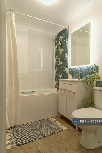 2 Bedroom Flat To Rent In Sea Road, Boscombe, Bournemouth, BH5