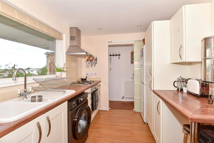 2 Bedroom Maisonette For Sale In Ivy House Road, Whitstable, Kent, CT5