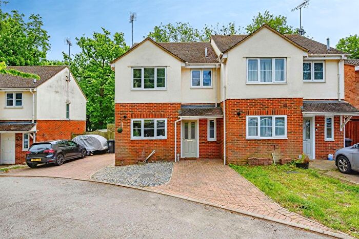 3 Bedroom Semi-Detached House For Sale In Chalfont Mews, Hemel Hempstead, HP2