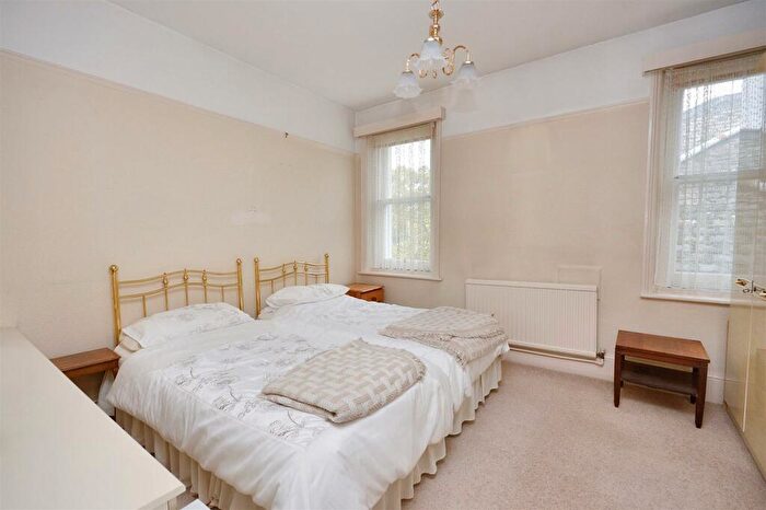 2 Bedroom Flat For Sale In Devonshire Place, Eastbourne, BN21