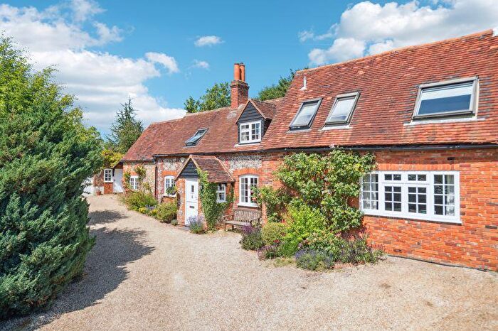 3 Bedroom End Of Terrace House For Sale In Hill Farm Road, Marlow Bottom, SL7