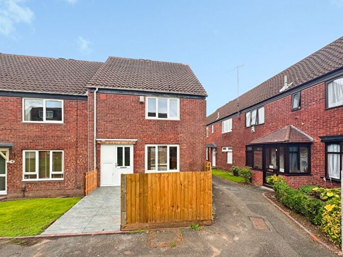 2 Bedroom End Of Terrace House To Rent In Greystone Close, Redditch, B98