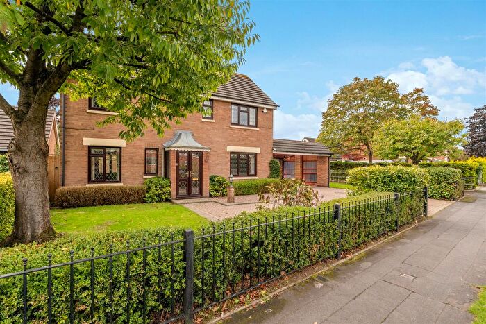4 Bedroom Detached House For Sale In Frankholmes Drive, Shirley, Solihull, B90
