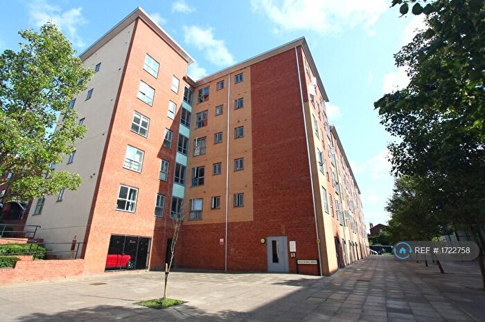 2 Bedroom Flat To Rent In Englefield House, Reading, RG30