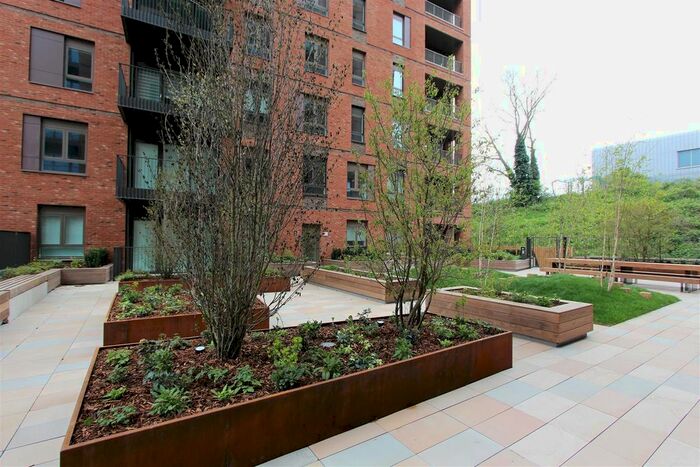 Studio To Rent In Braeburn Mansions, Clarendon, Hornsey, N8