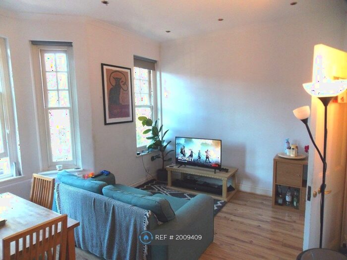 3 Bedroom Flat To Rent In Streatham Hill, London, SW2