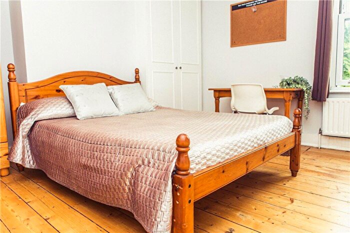5 Bedroom Semi-Detached House To Rent In Gardner Road, Guildford, Surrey, GU1