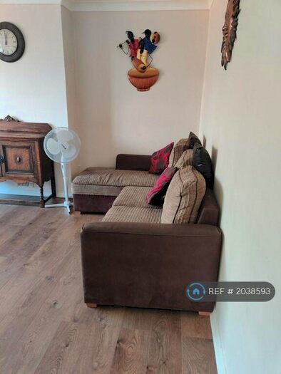 4 Bedroom Flat To Rent In Brooke Avenue, Harrow, HA2