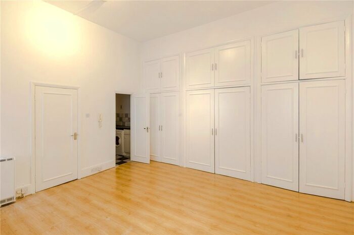 Studio To Rent In Craven Hill, London, W2