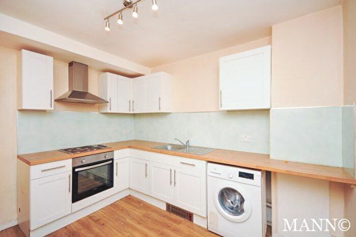 3 Bedroom Flat To Rent In Queen Adelaide Road, London, SE20