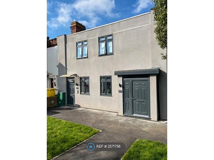 1 Bedroom Flat To Rent In London Road, Burgess Hill, RH15