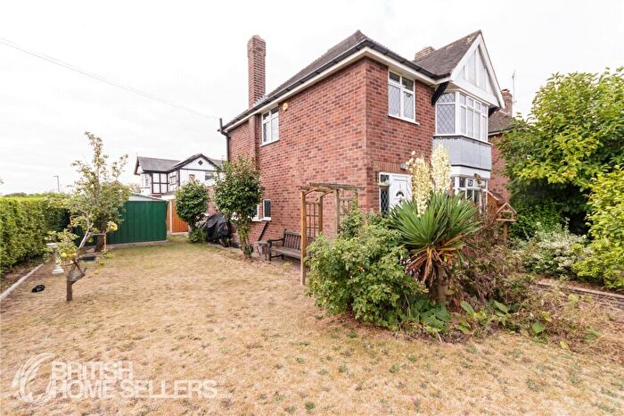3 Bedroom Detached House For Sale In Spring Grove Crescent, Kidderminster, Worcestershire, DY11