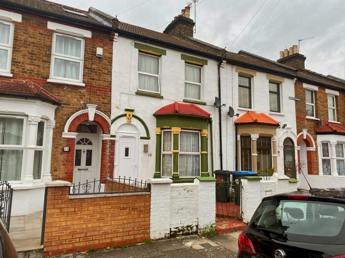 2 Bedroom Flat To Rent In Bounces Road, London, N9