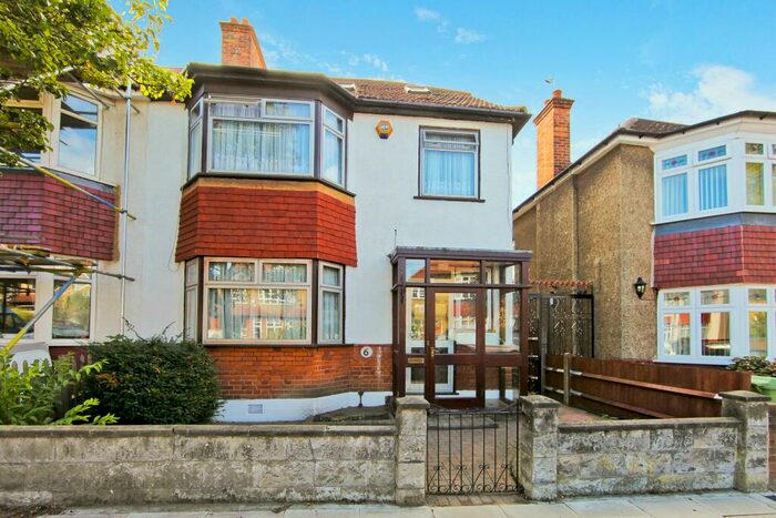 5 Bedroom Semi-Detached House To Rent In Dovedale Road, London, SE22
