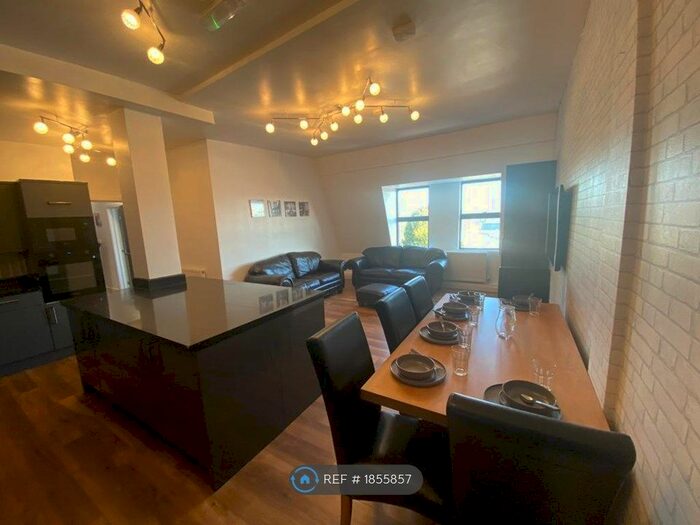 2 Bedroom Flat To Rent In Merve Apartments, Maidstone, ME14