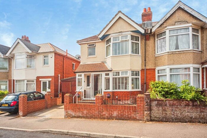 5 Bedroom Semi-Detached House For Sale In Granby Grove, Southampton, Hampshire, SO17