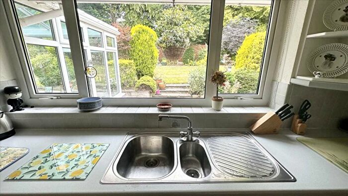 3 Bedroom Bungalow For Sale In Parkland Close, Clifton Village, Nottingham, NG11