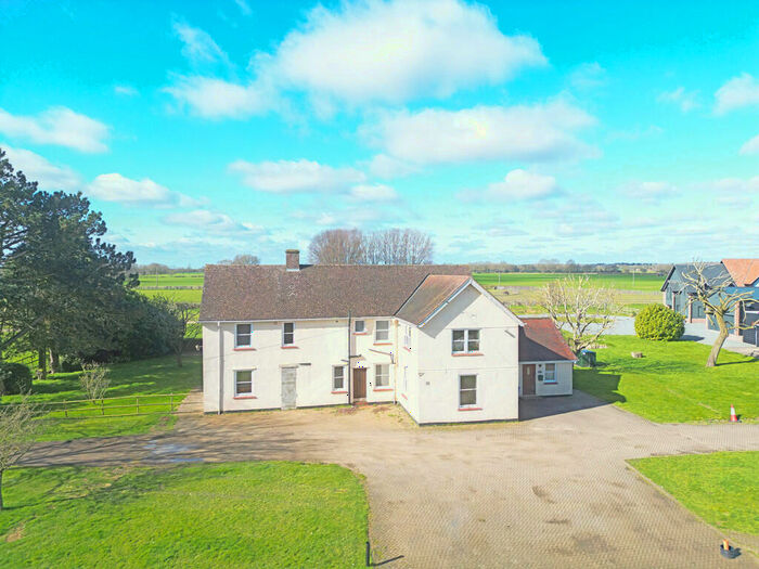 5 Bedroom Detached House To Rent In Folly Lane, Copdock, IP8