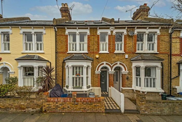 4 Bedroom Property To Rent In Kings Road, St Margarets, Twickenham, TW1