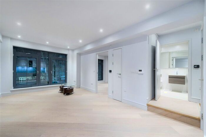 1 Bedroom Flat To Rent In The Market Building, Market Place, TW8