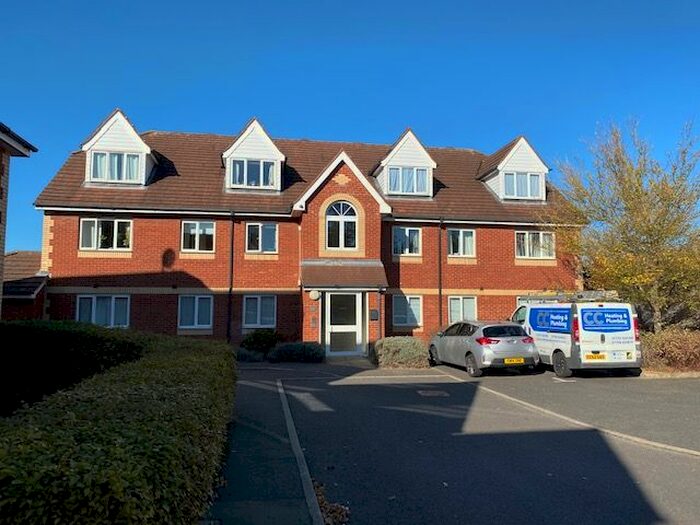 2 Bedroom Flat To Rent In Petershouse Close, Peterborough, PE3