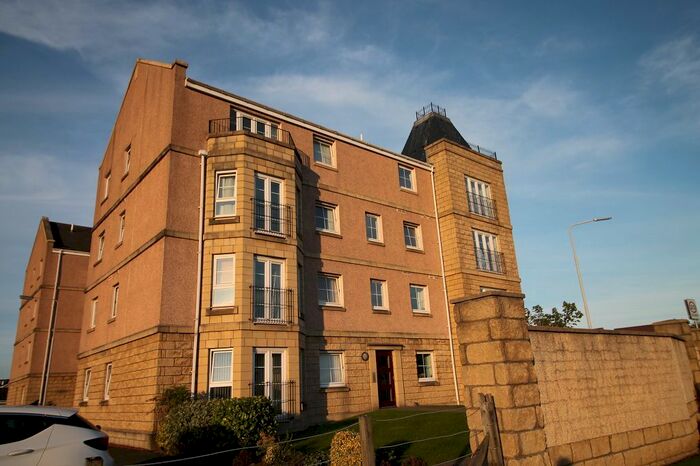 2 Bedroom Flat To Rent In Inverewe Place, Dunfermline, KY11