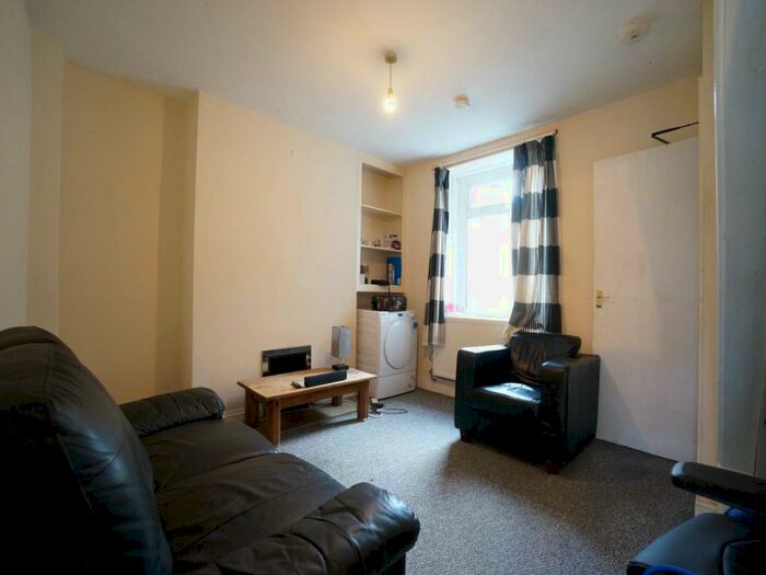 3 Bedroom House To Rent In St Pauls Terrace, Bangor, Gwynedd, LL57