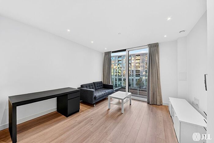 1 Bedroom Flat To Rent In Woodberry Down, London, N4