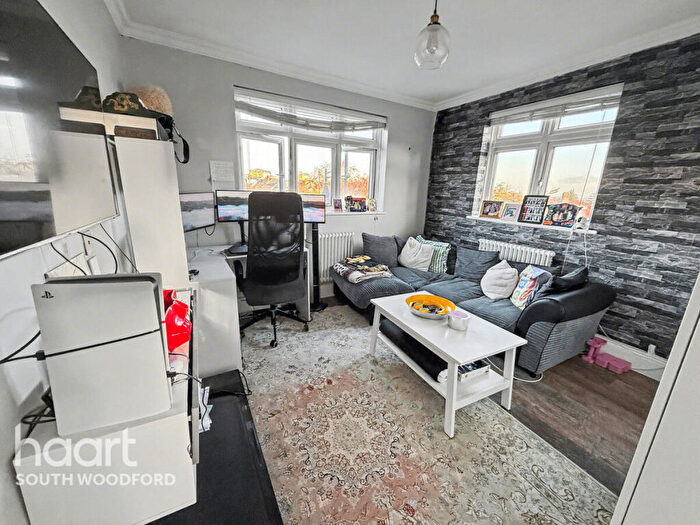 1 Bedroom Flat For Sale In George Lane, South Woodford, E18