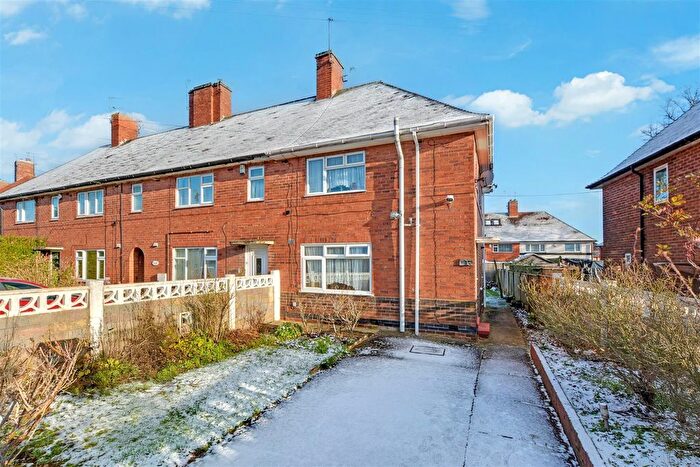 3 Bedroom Semi Detached House For Sale In Frinton Road, Nottingham, NG8